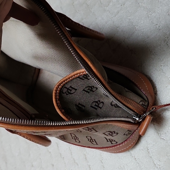 Dooney n Bourke Purse - Picture 9 of 9